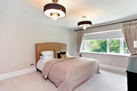 33 Bromet Close F...