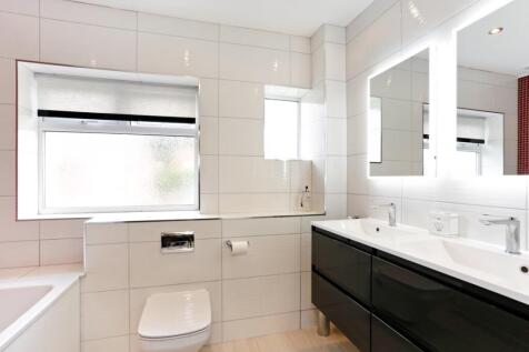 33 Bromet Close F...