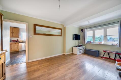 1384603-9-6925dee...