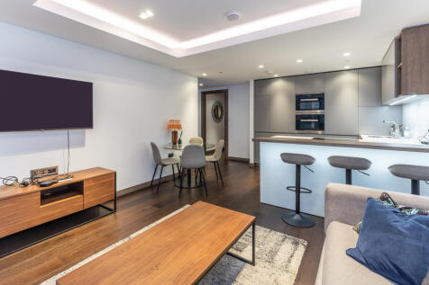 Open Plan Kitchen with Breakfast Bar