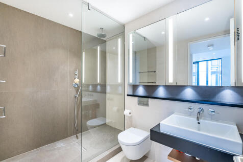 En-Suite Bathroom