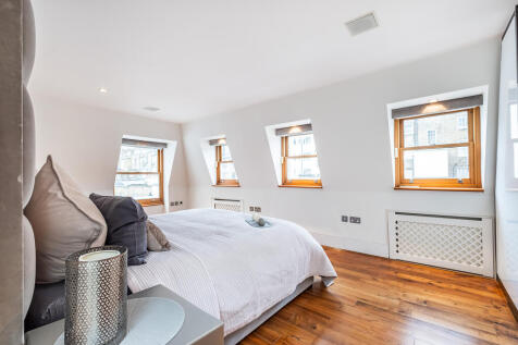 Dual Aspect Principal Bedroom