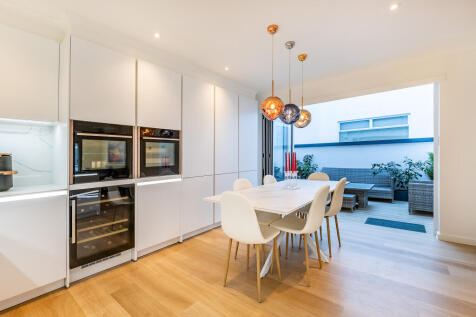 Kitchen / Garden