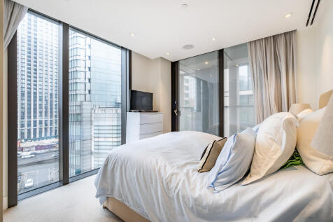 Dual Aspect Bedroom with Fitted Storage