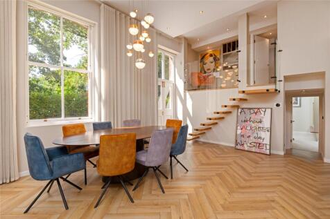 Suspended Staircase