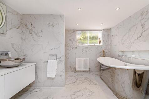 En Suite Bathroom