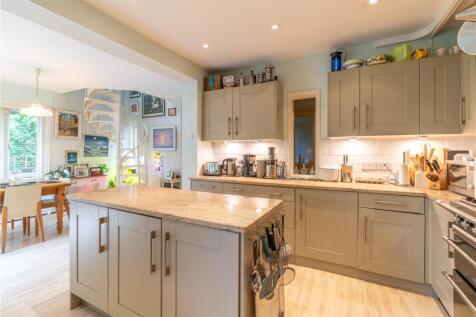 Kitchen/Island