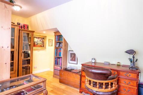 Bedroom/Study