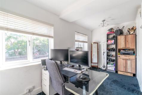 Bedroom/Study