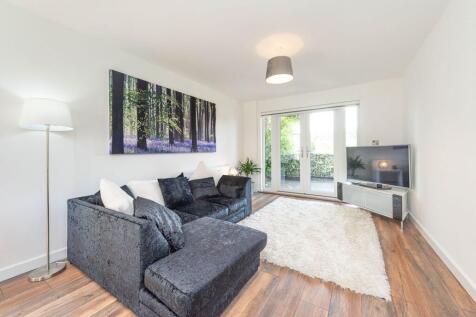 THROUGH LOUNGE DINER AND FITTED KITCHEN