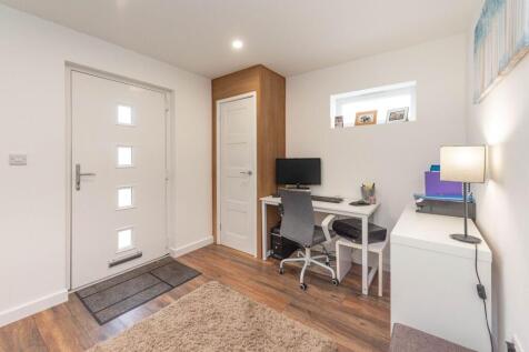 ENTRANCE HALLWAY/INFORMAL OFFICE