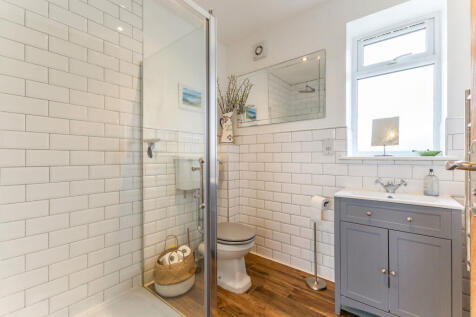 Ensuiet Shower Room