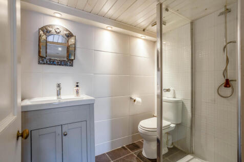 Shower/Cloakroom