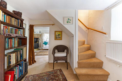 23 Entrance Hall