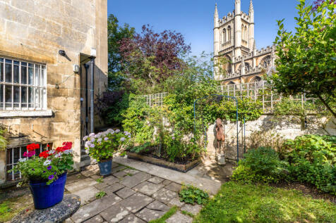 Garden with view of St Mary&#39;s Church