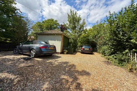 Parking &amp; Studio