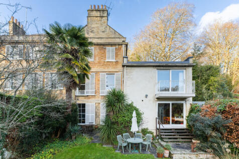 Rear Facade & Garden