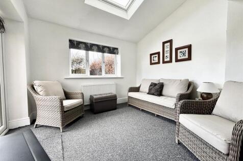 Dining/Sitting Area