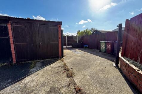 Garage/Parking