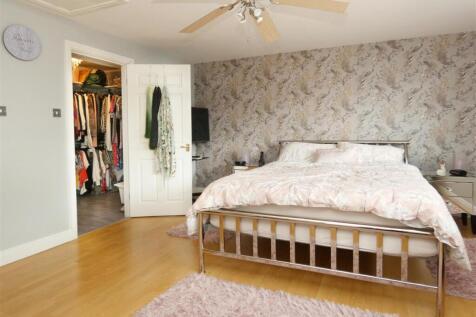 Walk In Wardrobe