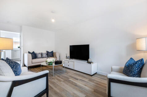 *Show Home Photograph Plot 37