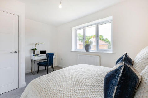 *Show Home Photograph Plot 37