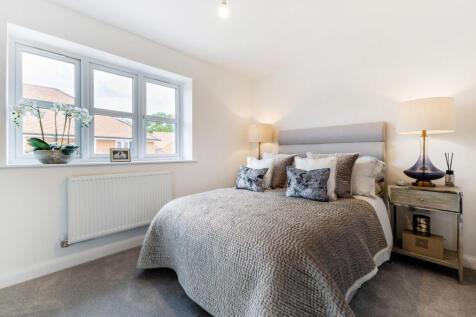 *Show Home Photograph Plot 37