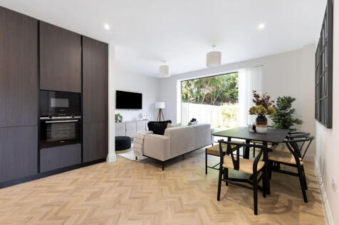 Show home open plan kitchen/ dining / living