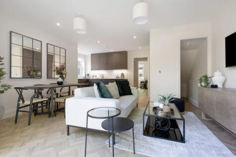 Show home living/ dining/ kitchen