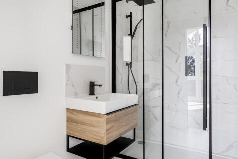 en suite 2.JPG