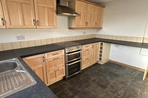 Kitchen 2.JPG