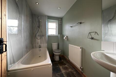 Bathroom.JPG