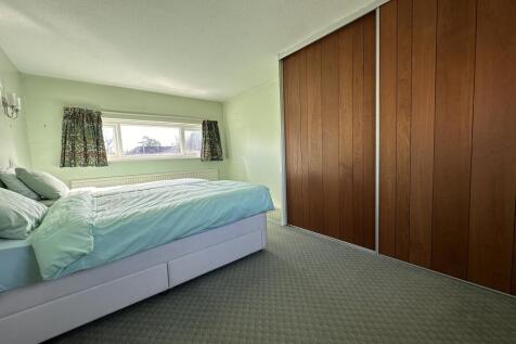 Bed 1.JPG