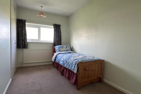 Bed 4.JPG