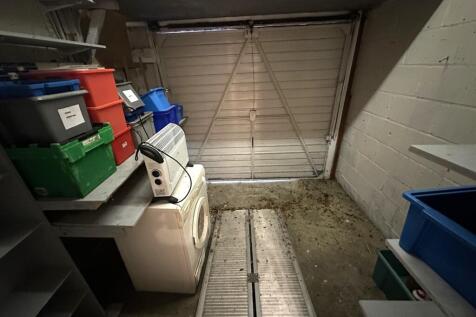 Garage.JPG