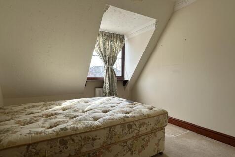Bed 3.JPG