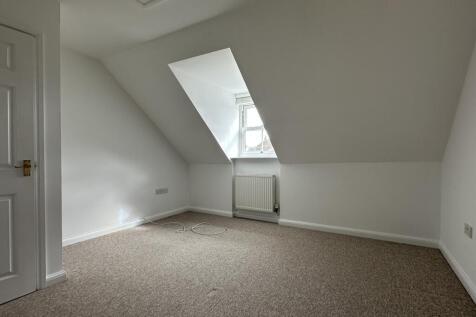 Bedroom 1.JPG