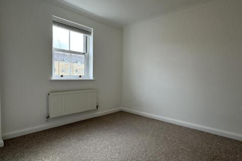 Bedroom 2.JPG