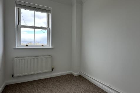 Bedroom 4.JPG