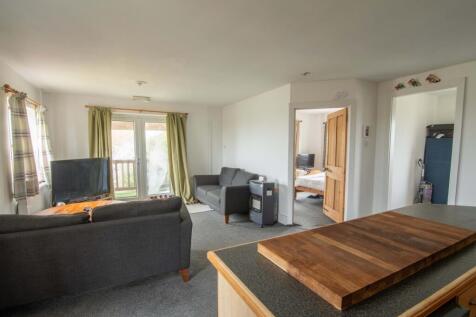 Rear first floor living room (1)