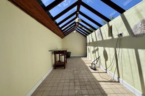 Rear Lobby Utility