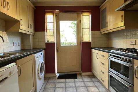 Kitchen 1.JPG