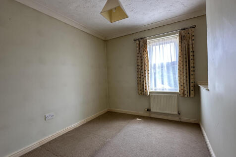 Bed 3.JPG