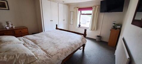 V Bed 2