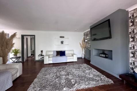 LOUNGE 2