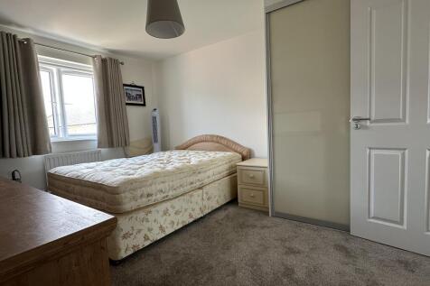 Bed 1 (2).JPG