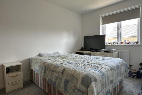 Bed 2.JPG