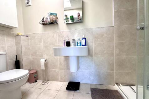 Main ensuite
