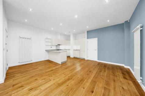 Open Plan Kitchen-Reception
