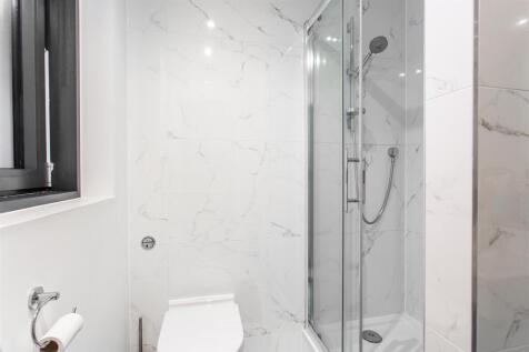 En suite bathroom